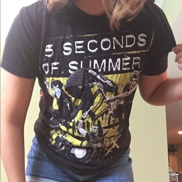 5 seconds of summer band tee - Picture 2 of 4